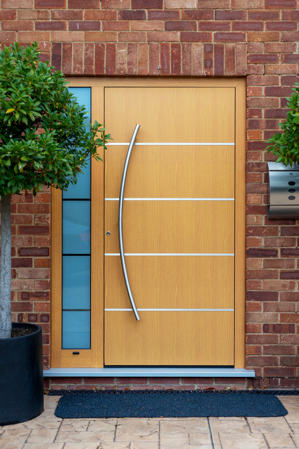 wood-effect aluminium entrance doors 2-200 in Nottinghamshire