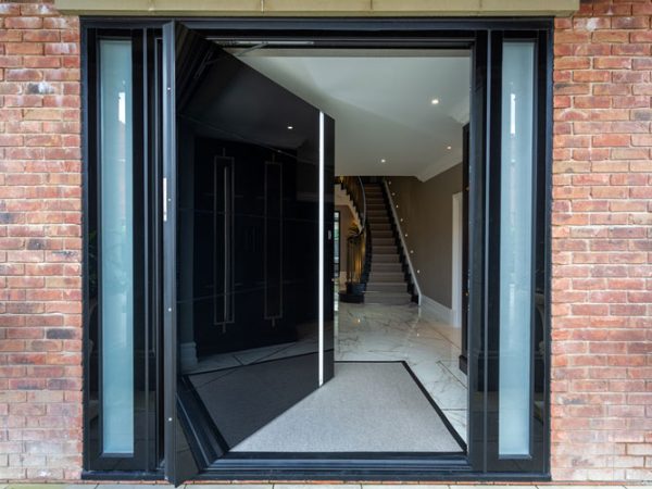 S-700-open-with-hallway